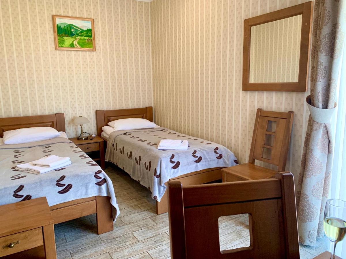 Mini Hotel Solnce Karpat Poljana Exterior foto