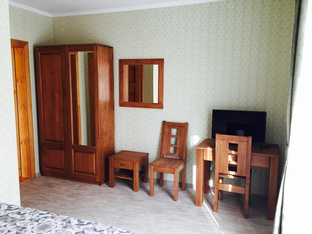 Mini Hotel Solnce Karpat Poljana Exterior foto