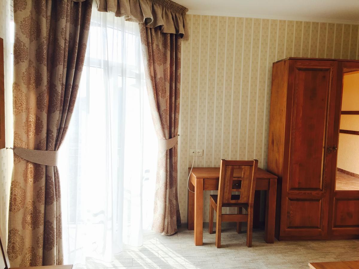 Mini Hotel Solnce Karpat Poljana Exterior foto